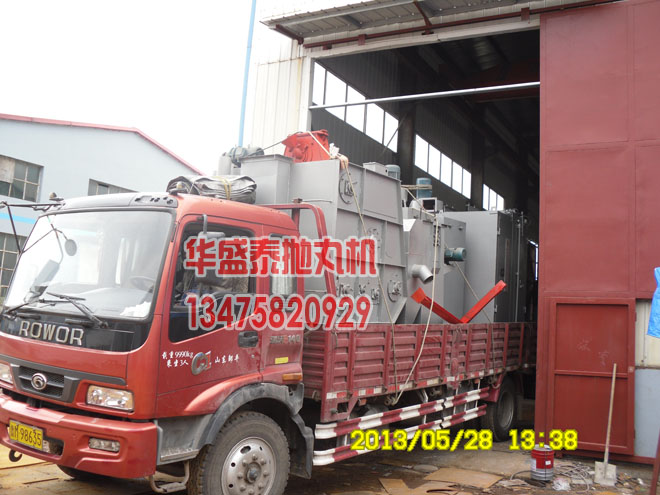 Q3210履帶式拋丸機(jī)和Q377吊鉤式拋丸機(jī)裝車(chē)完畢開(kāi)出車(chē)間